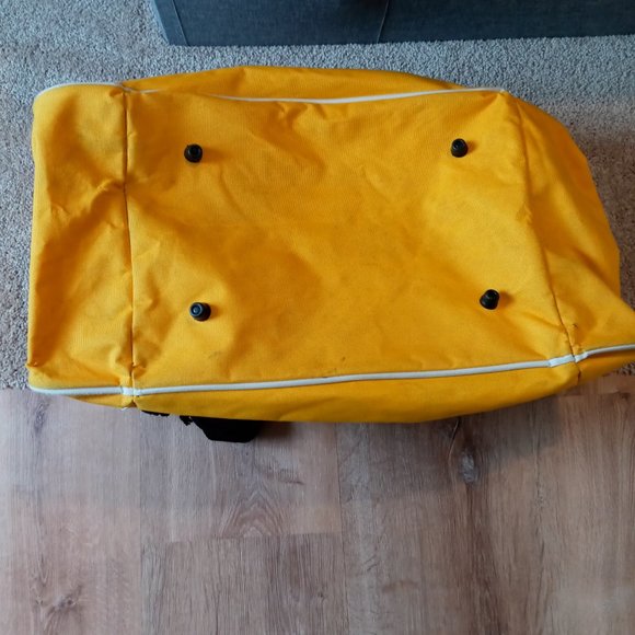 Yellow and black sports bag - Picture 6 of 13